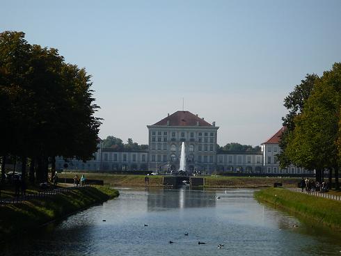 6 One of the palaces in Munchen.jpg