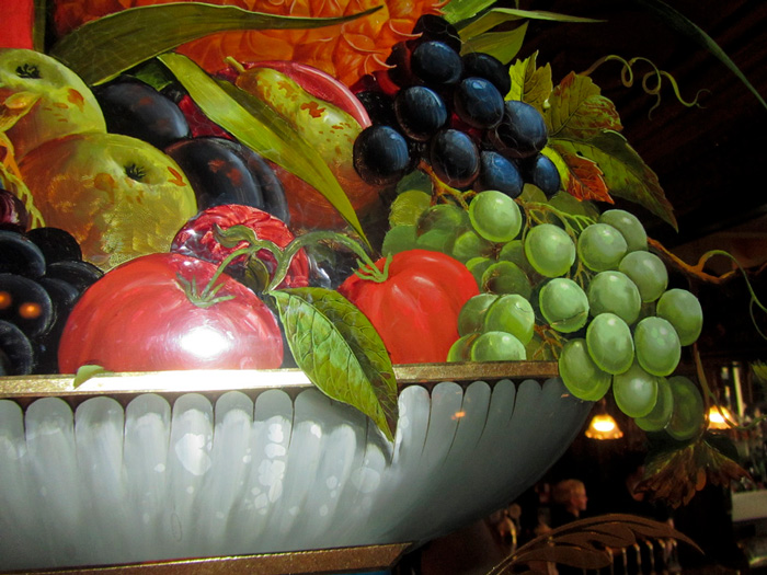 grape-painting-and-bowl-detail700.jpg