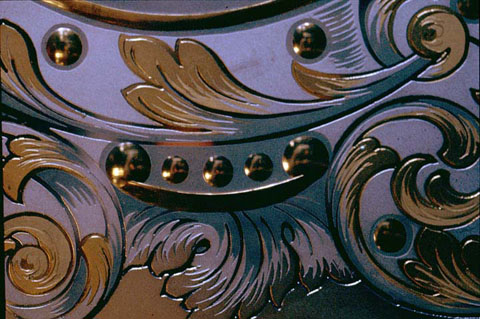 2e-PrincessLouise Glass Detail2.jpg